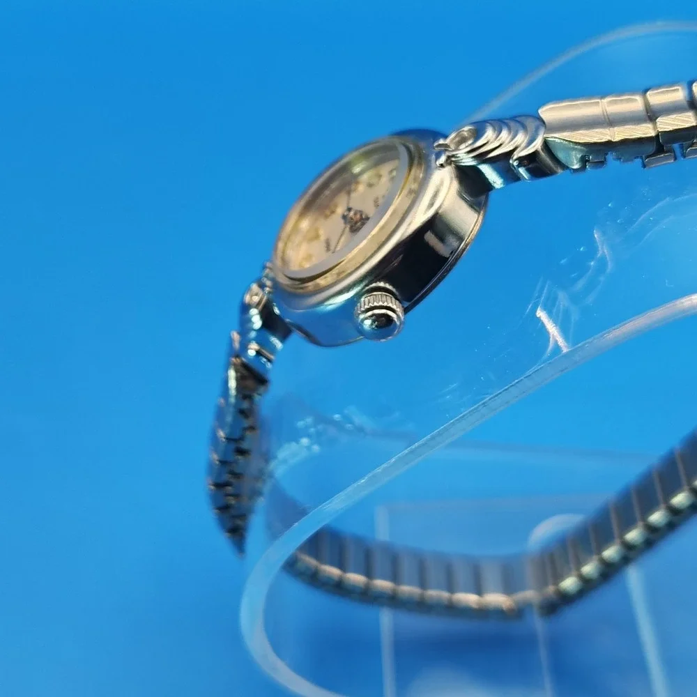 Vintage 1994 Timex 29mm Women's Quartz Cocktail Watch Stretch Bracelet‎ Restored
